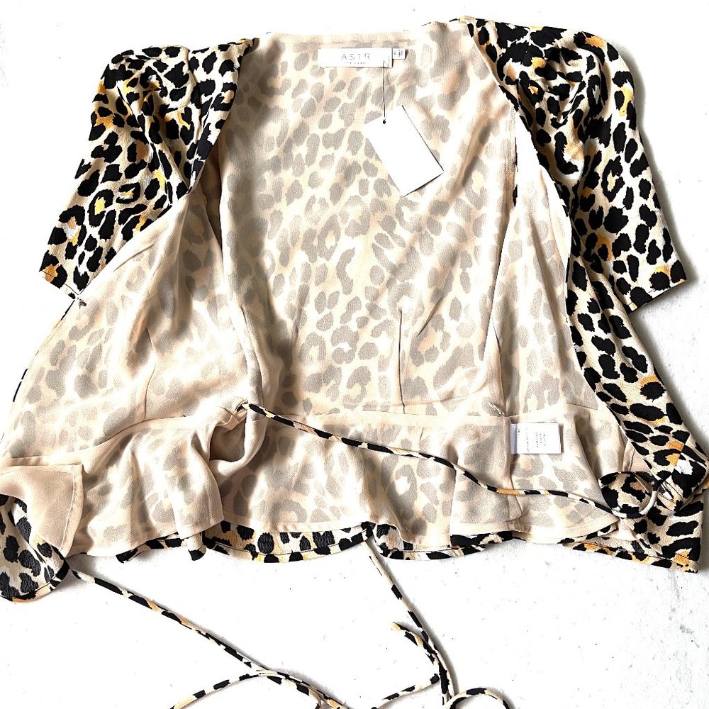NWT Astr leopard print Wrap Peplum Top - Picture 10 of 12